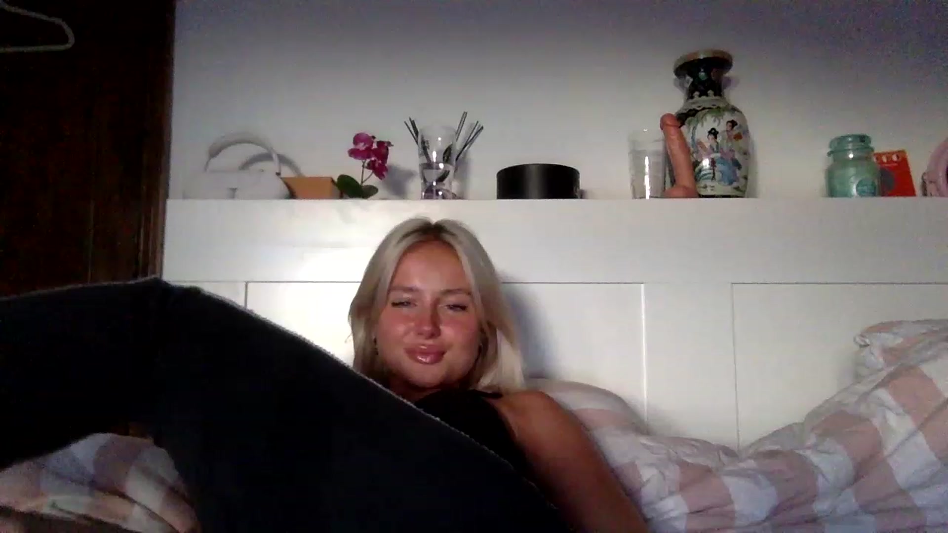 Gallery image thumbnail from BeaSaitou's myfreecams stream on, 01/19/2023, 16:26 image 13 of 20