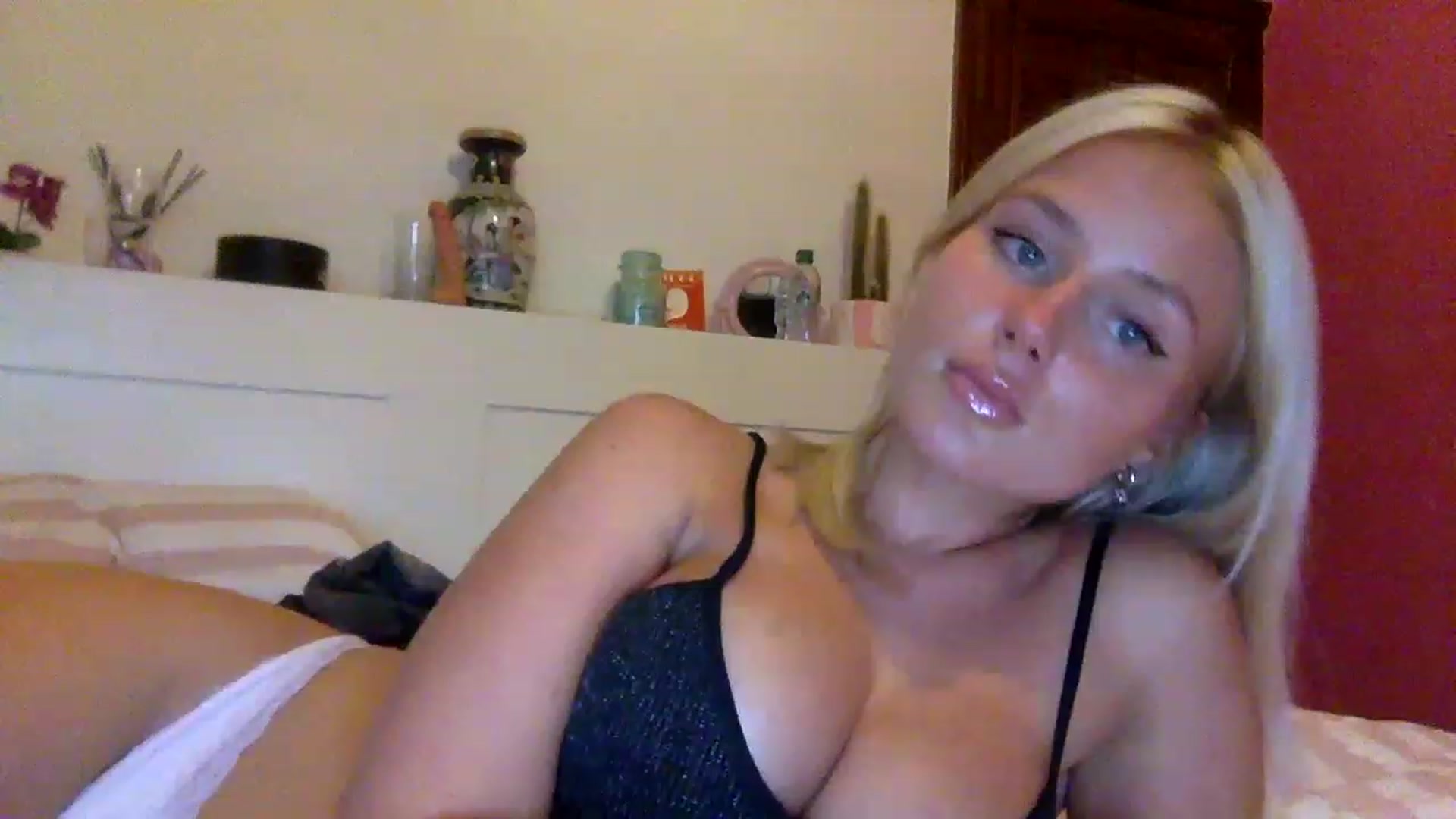 Gallery image thumbnail from BeaSaitou's myfreecams stream on, 01/19/2023, 16:43 image 1 of 20