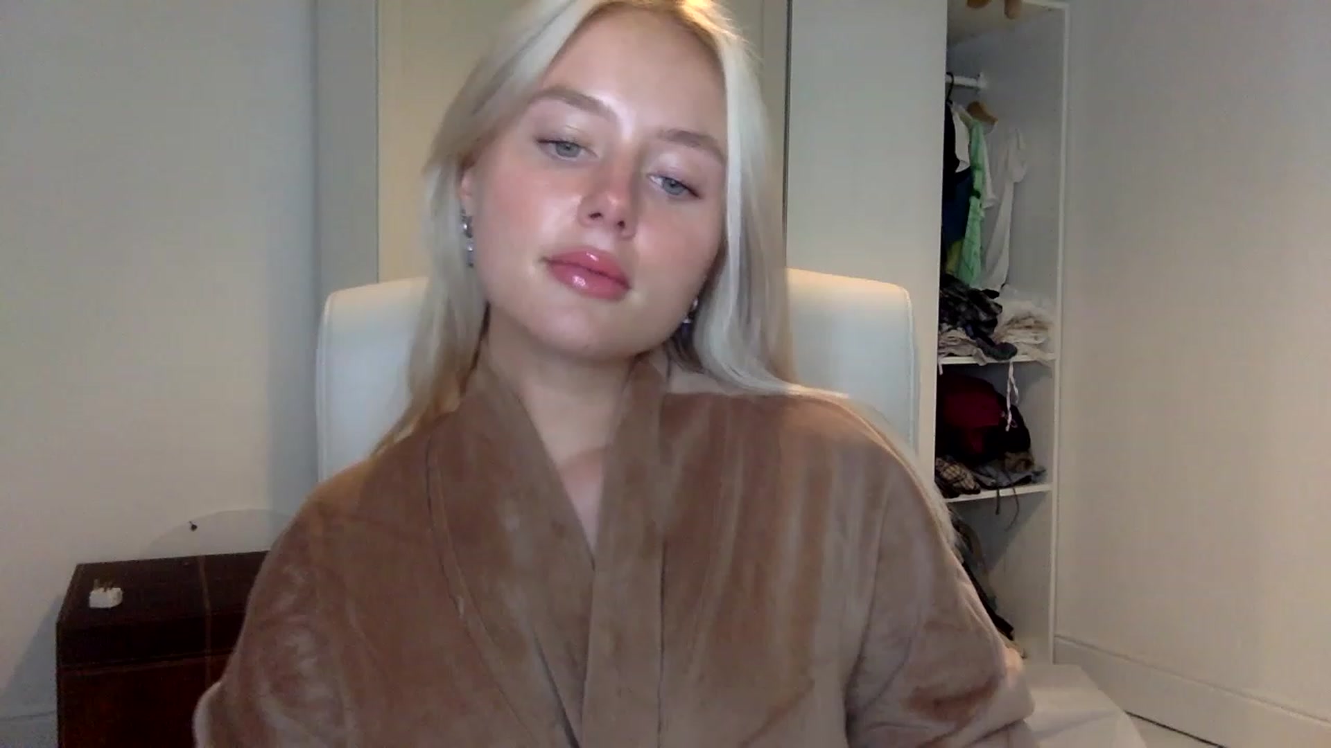 Gallery image thumbnail from BeaSaitou's myfreecams stream on, 01/25/2023, 16:15 image 1 of 20