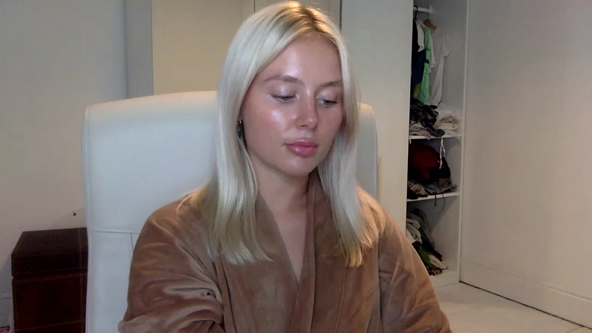 Gallery image thumbnail from BeaSaitou's myfreecams stream on, 01/25/2023, 17:15 image 8 of 20