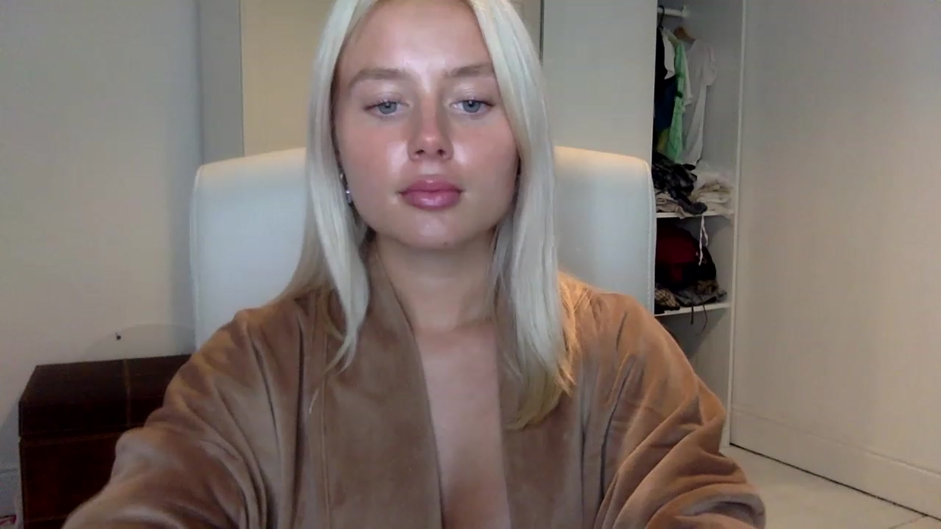 Gallery image thumbnail from BeaSaitou's myfreecams stream on, 01/25/2023, 17:15 image 19 of 20