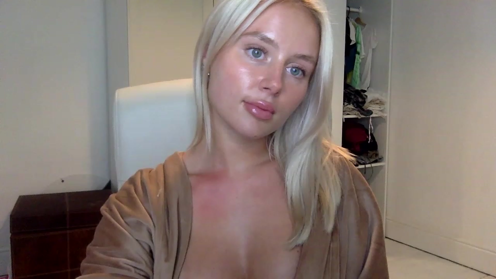 Gallery image thumbnail from BeaSaitou's myfreecams stream on, 01/25/2023, 17:31 image 20 of 20