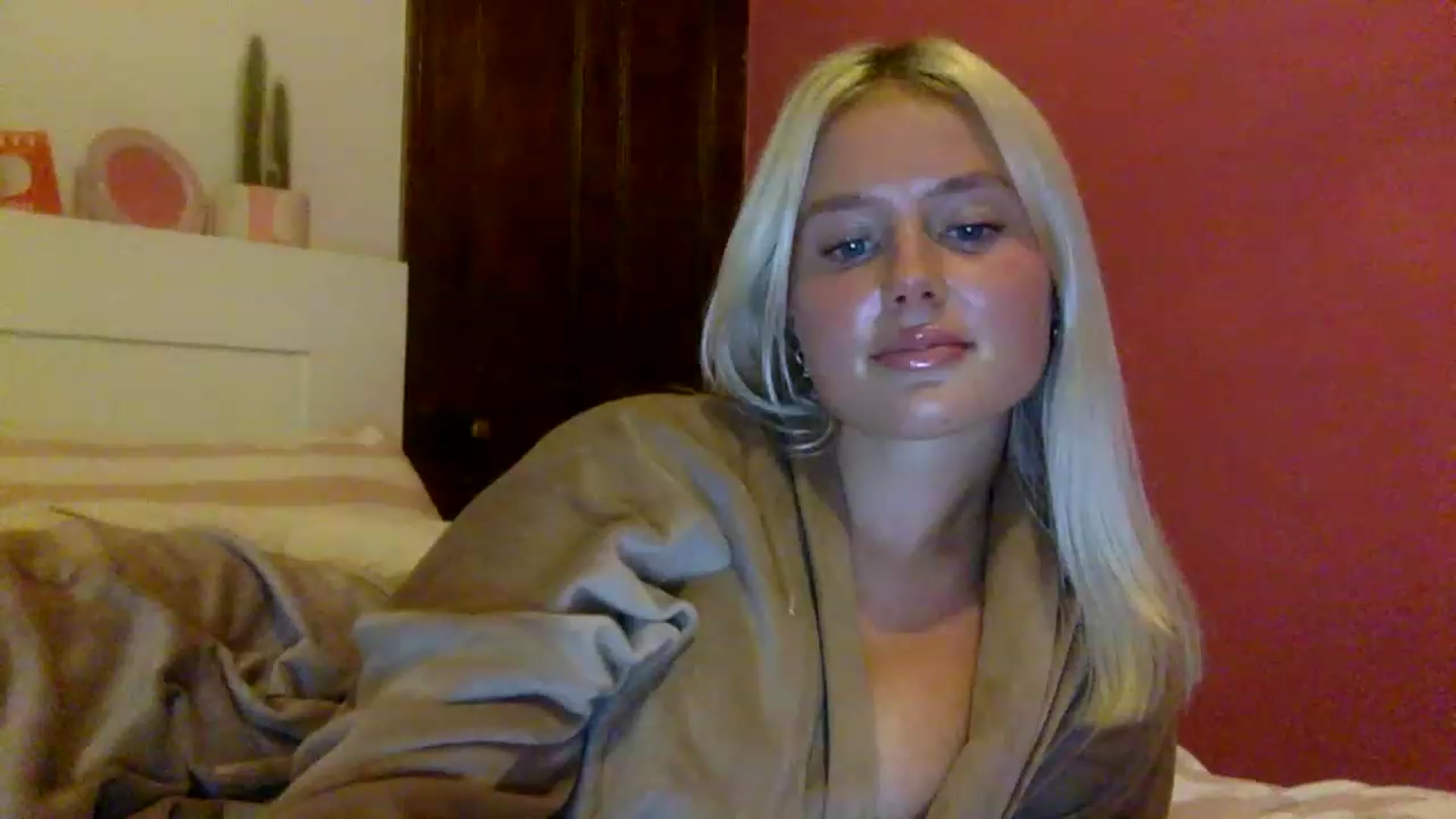 Gallery image thumbnail from BeaSaitou's myfreecams stream on, 01/25/2023, 20:43 image 13 of 20