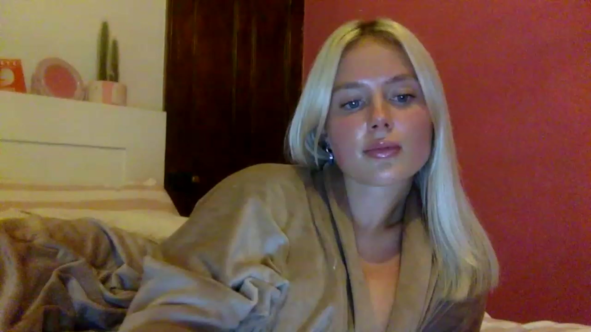 Gallery image thumbnail from BeaSaitou's myfreecams stream on, 01/25/2023, 20:43 image 12 of 20