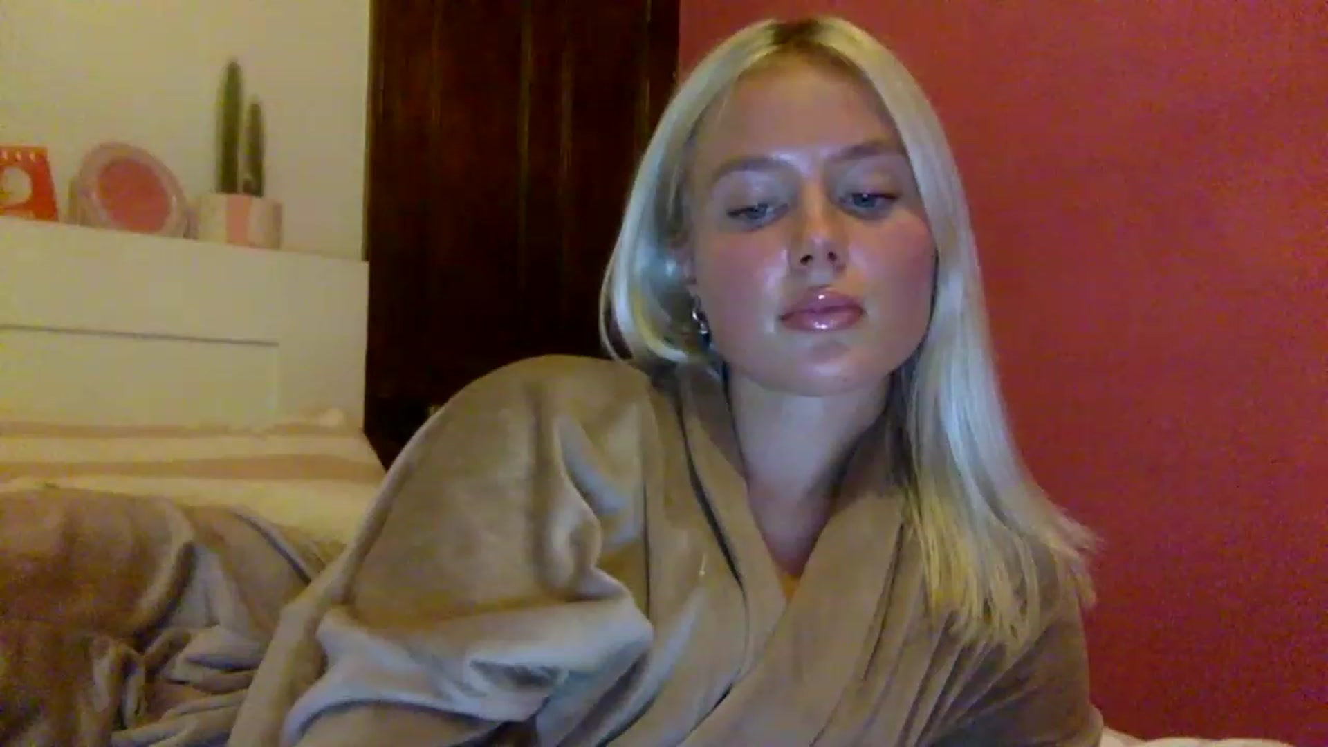 Gallery image thumbnail from BeaSaitou's myfreecams stream on, 01/25/2023, 20:43 image 4 of 20