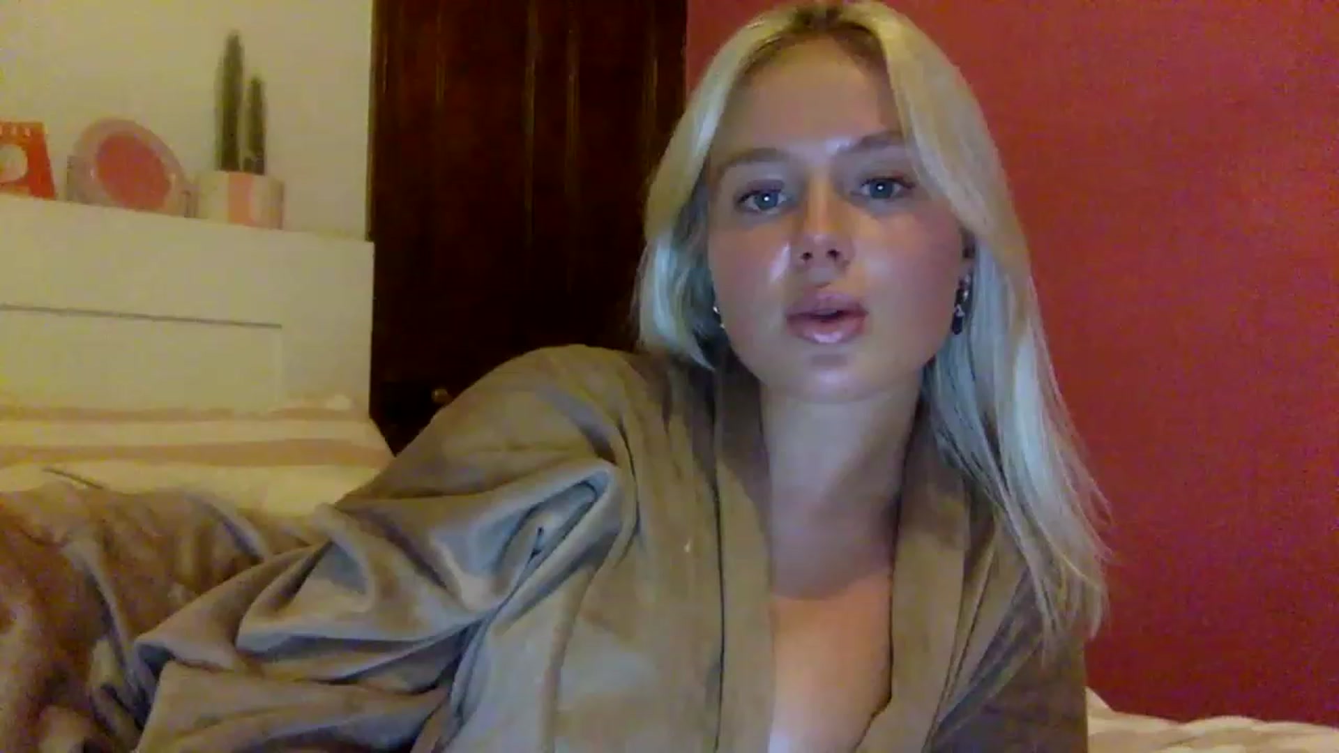 Gallery image thumbnail from BeaSaitou's myfreecams stream on, 01/25/2023, 20:43 image 15 of 20