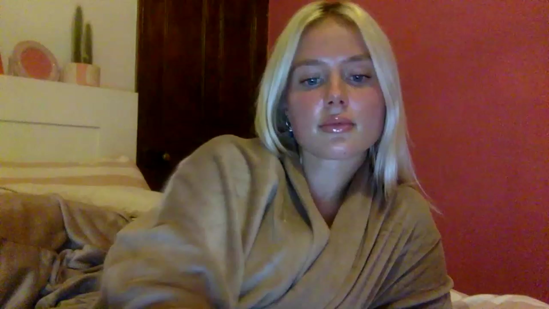 Gallery image thumbnail from BeaSaitou's myfreecams stream on, 01/25/2023, 20:43 image 7 of 20