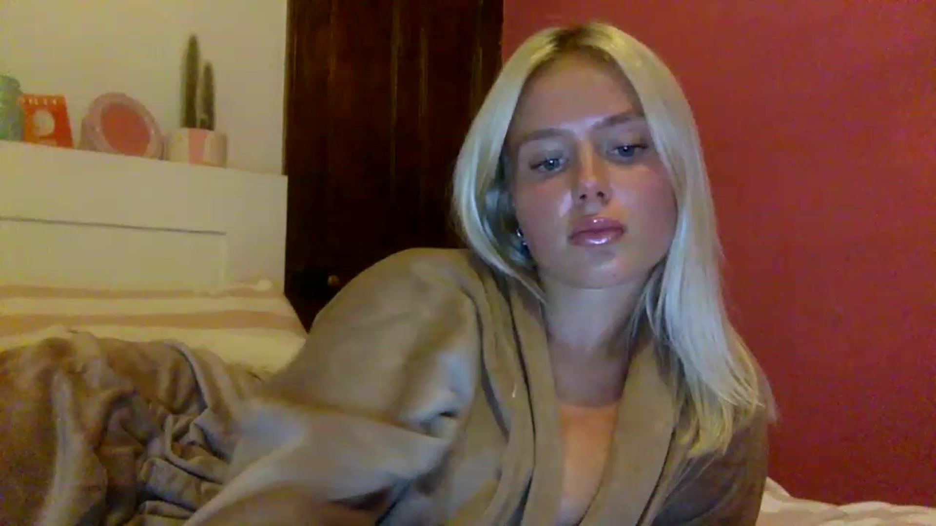 Gallery image thumbnail from BeaSaitou's myfreecams stream on, 01/25/2023, 20:43 image 10 of 20
