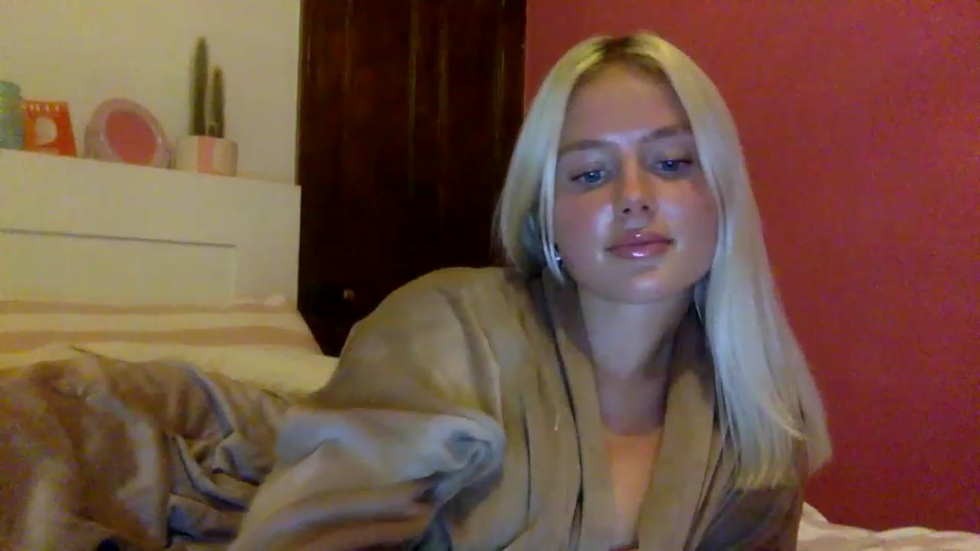 Gallery image thumbnail from BeaSaitou's myfreecams stream on, 01/25/2023, 20:43 image 11 of 20