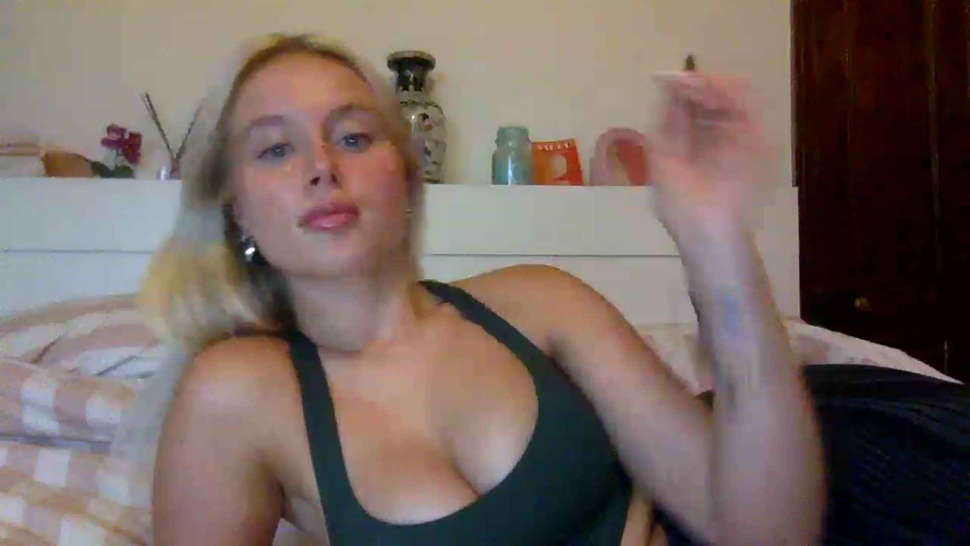 Gallery image thumbnail from BeaSaitou's myfreecams stream on, 01/26/2023, 15:50 image 14 of 20