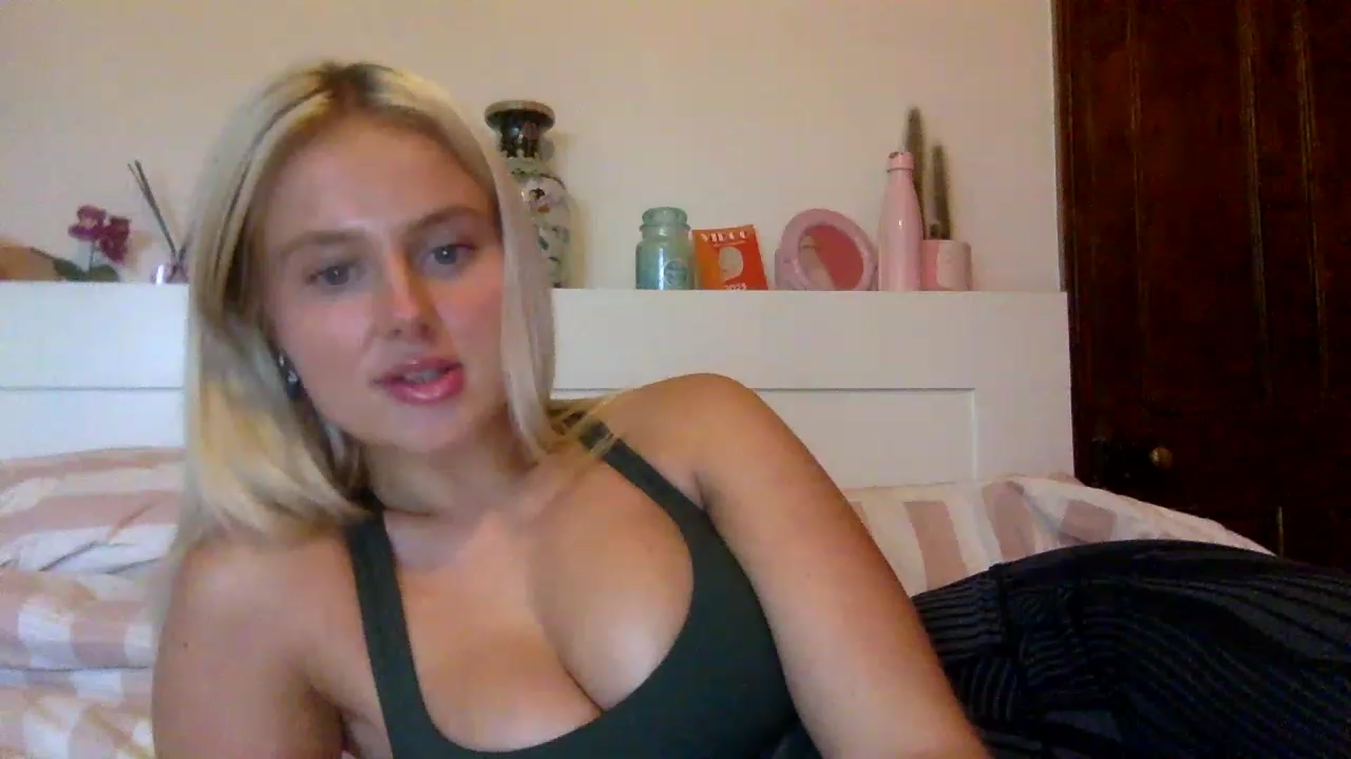 Gallery image thumbnail from BeaSaitou's myfreecams stream on, 01/26/2023, 15:50 image 7 of 20