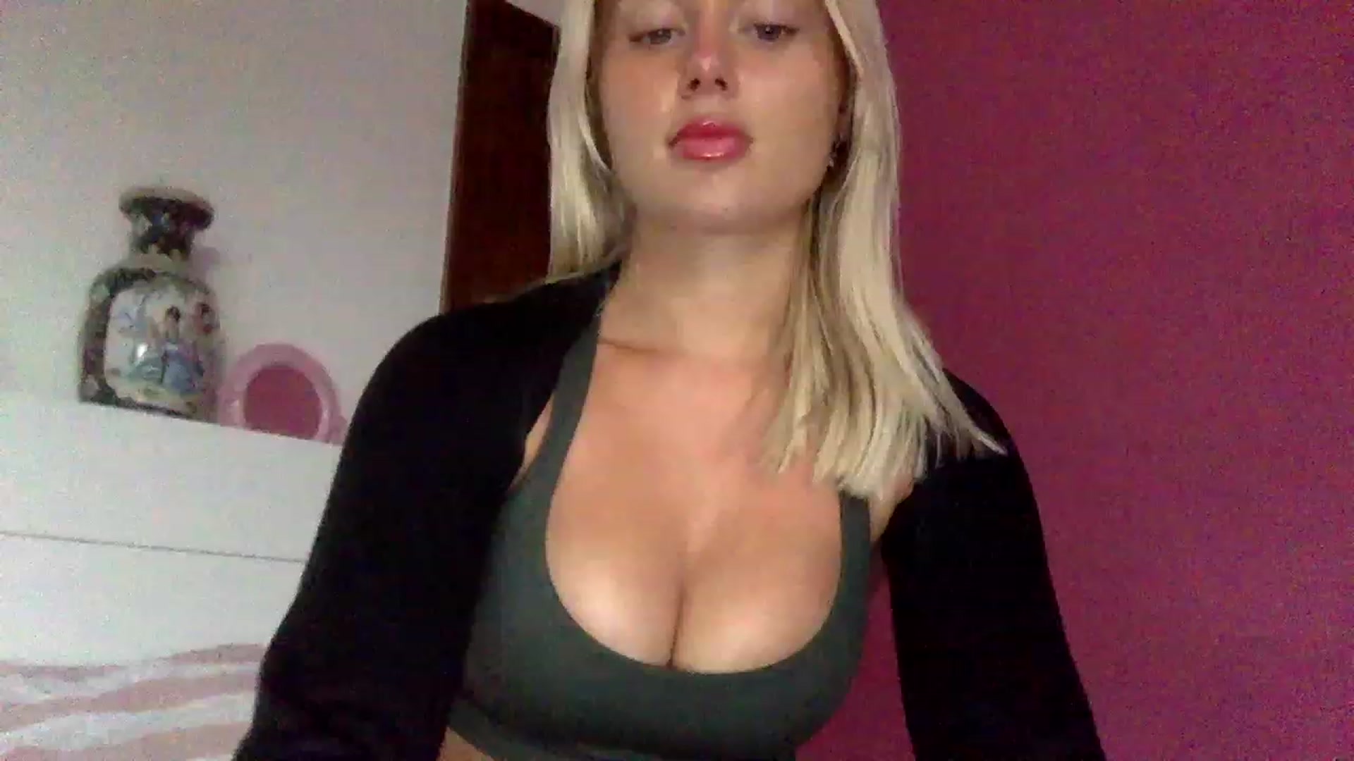 Gallery image thumbnail from BeaSaitou's myfreecams stream on, 02/10/2023, 15:25 image 7 of 20