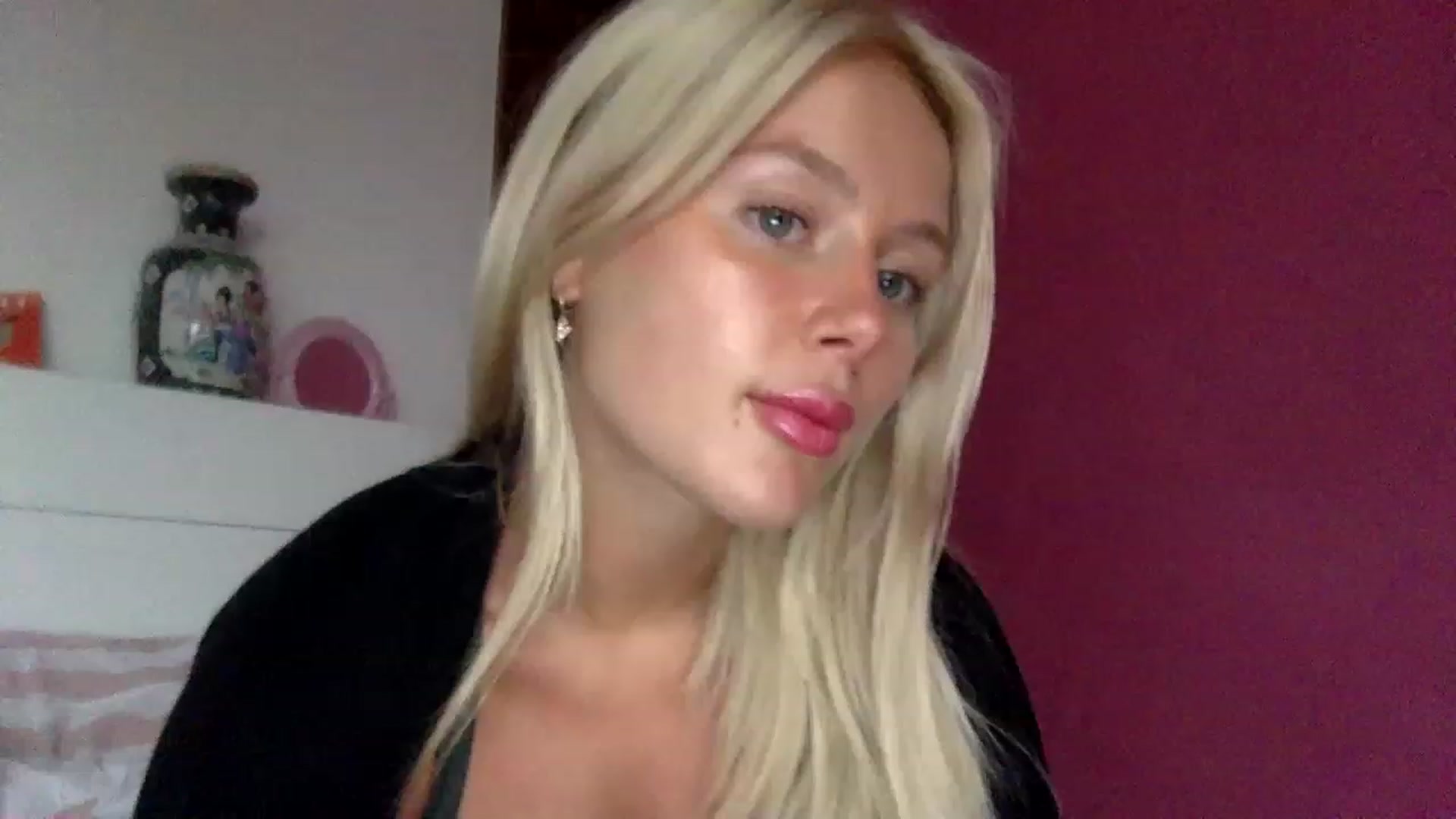 Gallery image thumbnail from BeaSaitou's myfreecams stream on, 02/10/2023, 15:25 image 9 of 20