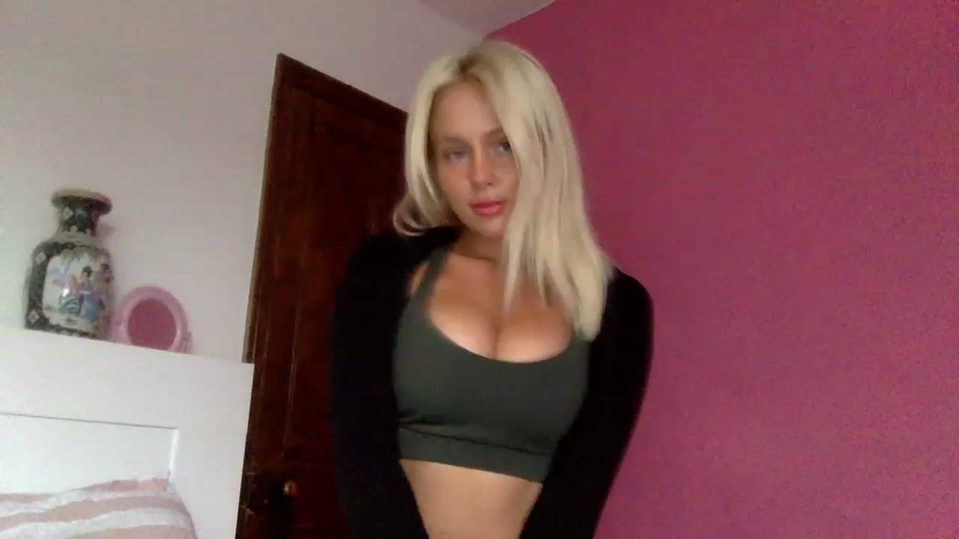 Gallery image thumbnail from BeaSaitou's myfreecams stream on, 02/10/2023, 15:25 image 2 of 20