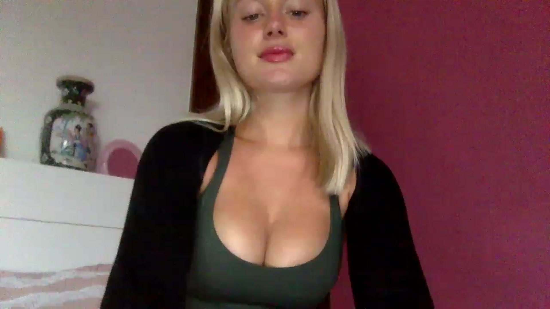 Gallery image thumbnail from BeaSaitou's myfreecams stream on, 02/10/2023, 15:25 image 8 of 20