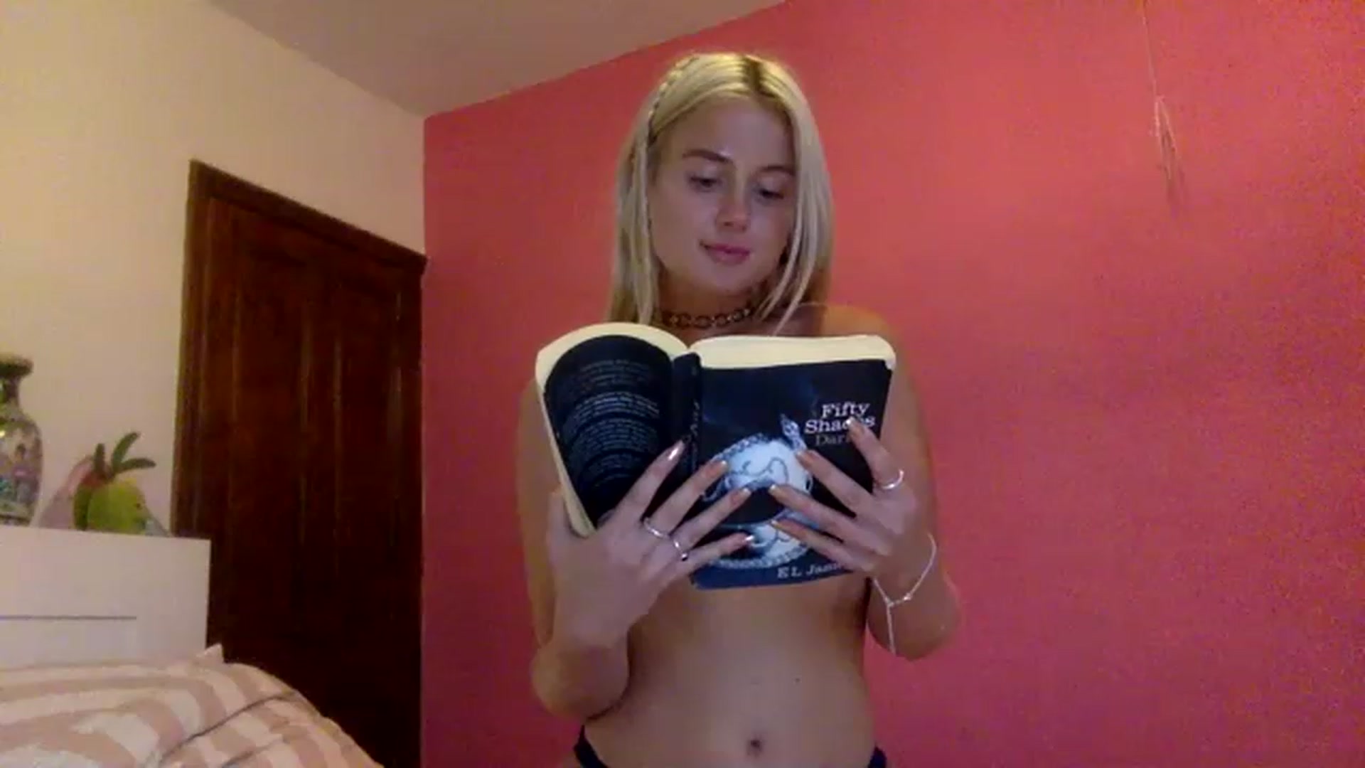 Gallery image thumbnail from BeaSaitou's myfreecams stream on, 02/15/2023, 17:23 image 15 of 20