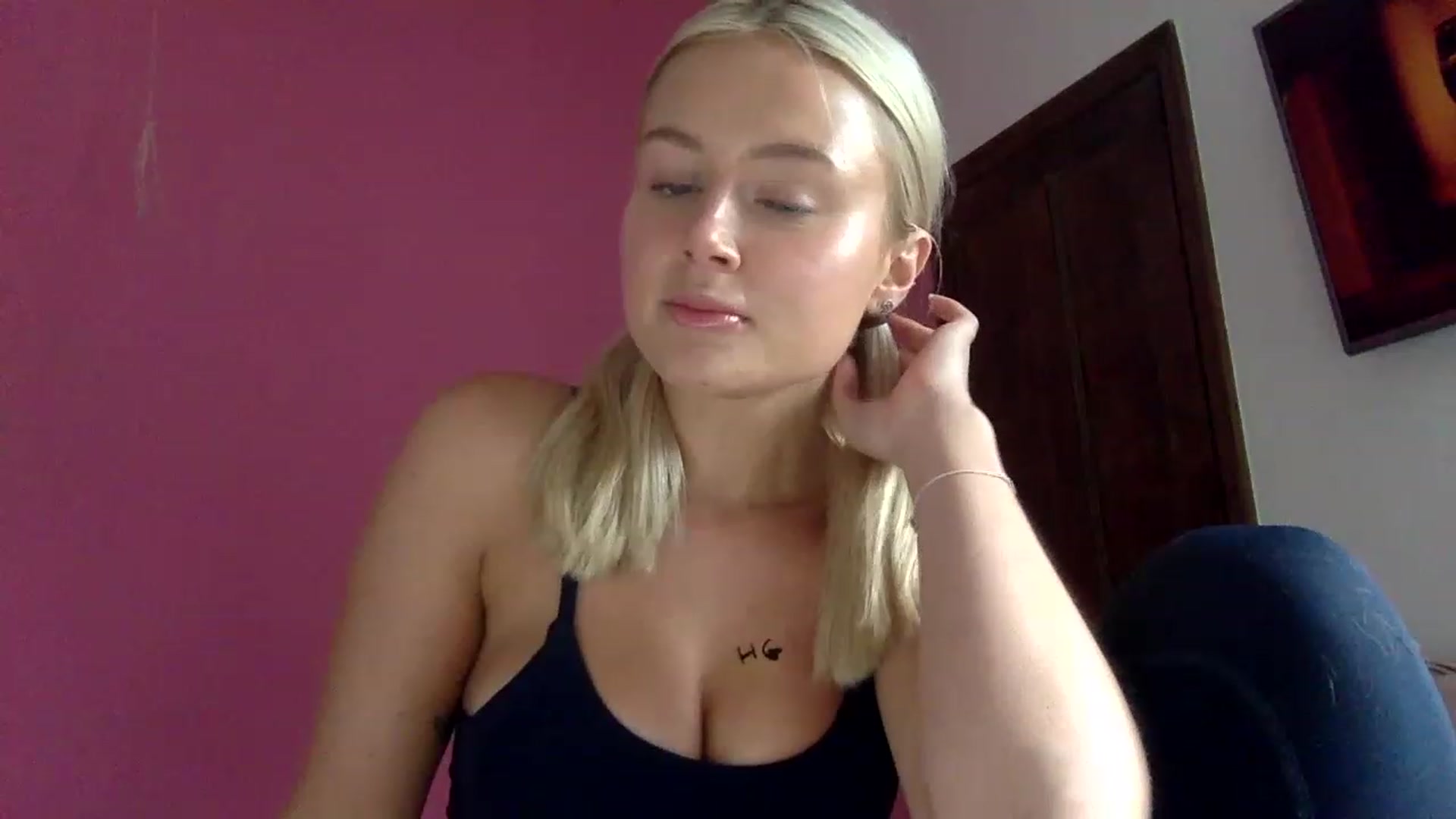 Gallery image thumbnail from BeaSaitou's myfreecams stream on, 02/20/2023, 12:38 image 4 of 20