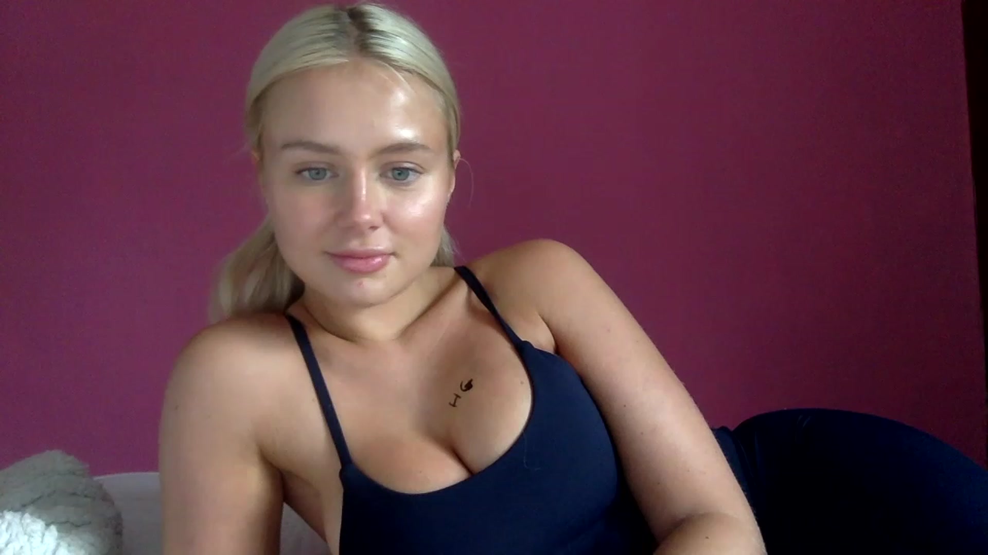 Gallery image thumbnail from BeaSaitou's myfreecams stream on, 02/20/2023, 12:38 image 17 of 20
