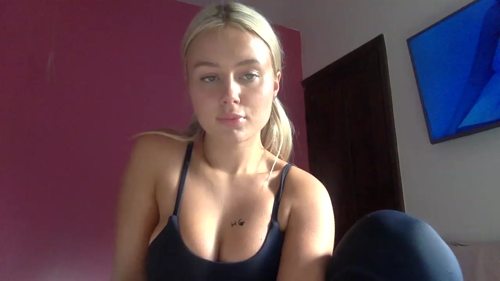 Gallery image thumbnail from BeaSaitou's myfreecams stream on, 02/20/2023, 13:44 image 19 of 20