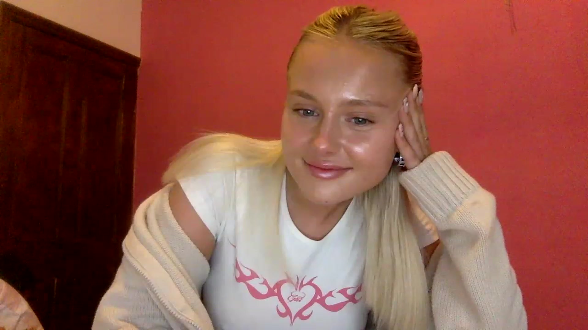 Gallery image thumbnail from BeaSaitou's myfreecams stream on, 02/22/2023, 16:17 image 14 of 20