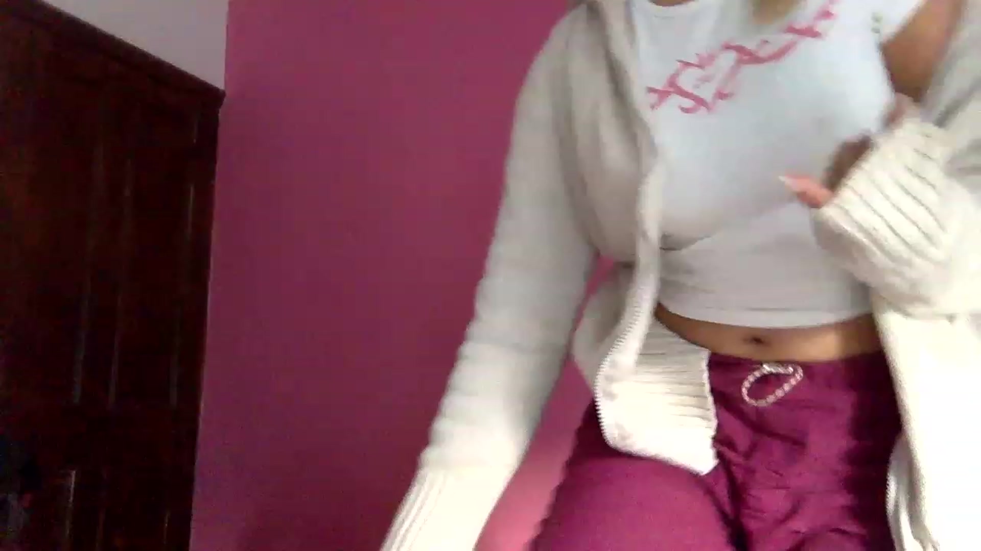 Gallery image thumbnail from BeaSaitou's myfreecams stream on, 02/22/2023, 16:17 image 4 of 20