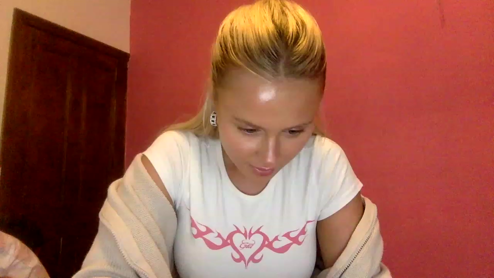 Gallery image thumbnail from BeaSaitou's myfreecams stream on, 02/22/2023, 16:17 image 15 of 20
