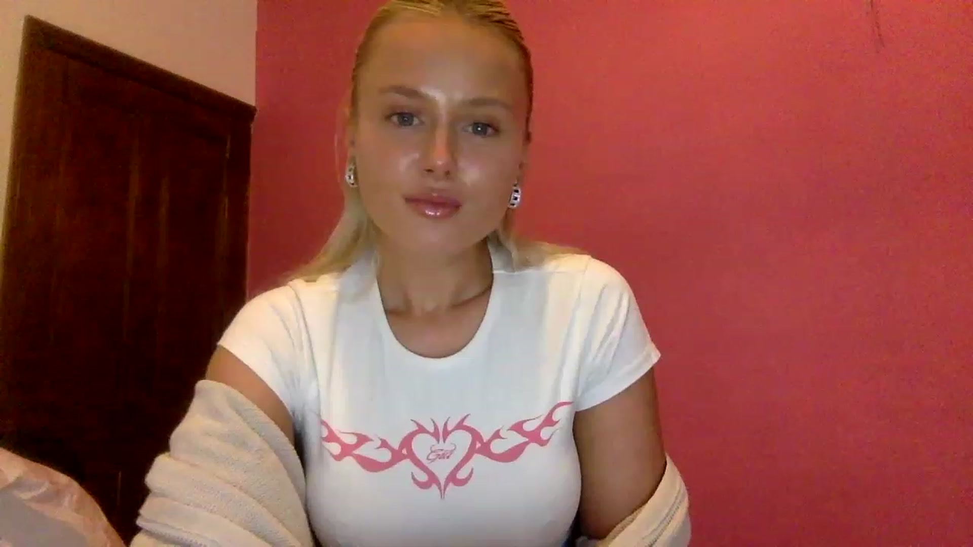 Gallery image thumbnail from BeaSaitou's myfreecams stream on, 02/22/2023, 16:17 image 17 of 20