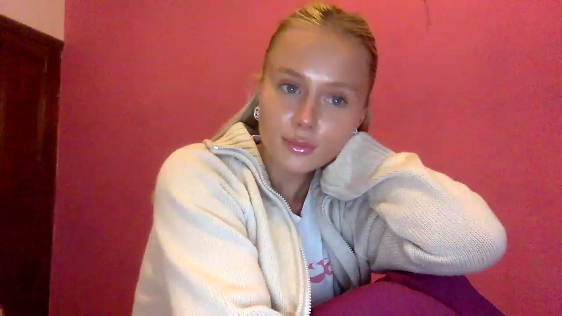 Gallery image thumbnail from BeaSaitou's myfreecams stream on, 02/22/2023, 16:17 image 19 of 20
