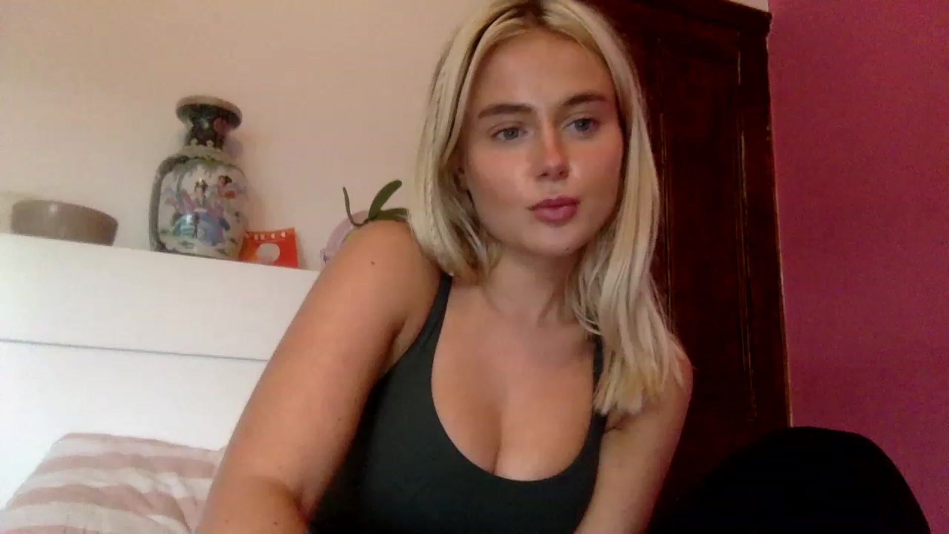 Gallery image thumbnail from BeaSaitou's myfreecams stream on, 02/27/2023, 15:20 image 19 of 20