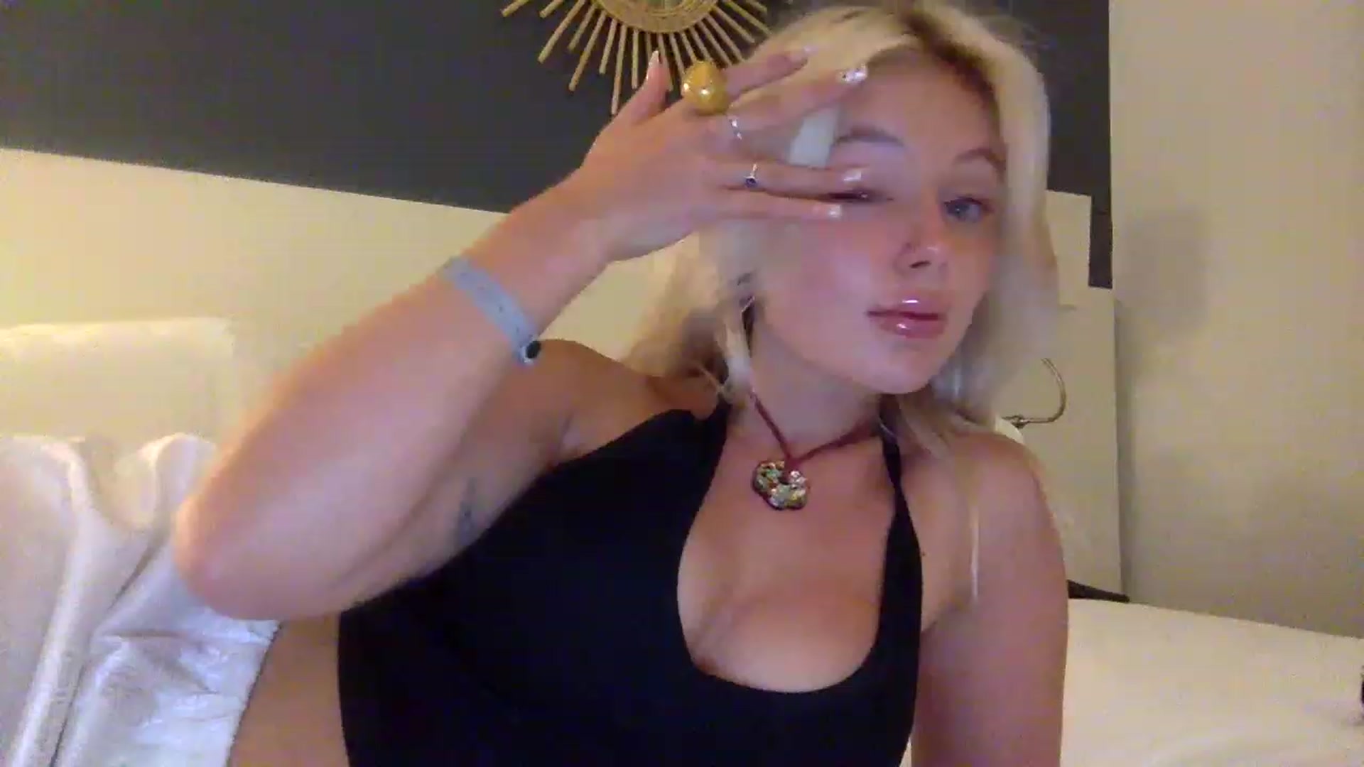 Gallery image thumbnail from BeaSaitou's myfreecams stream on, 03/01/2023, 23:37 image 1 of 20
