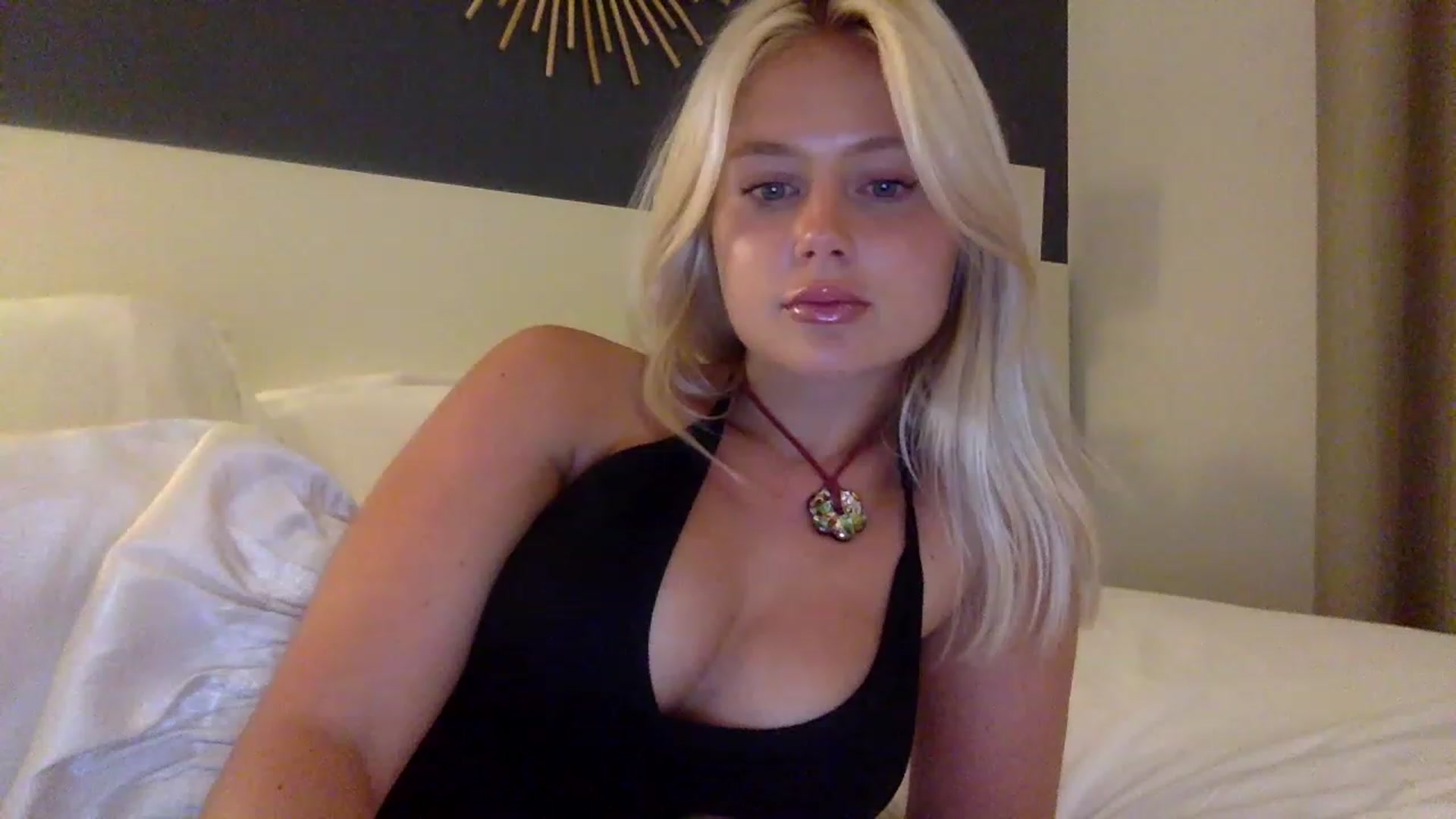 Gallery image thumbnail from BeaSaitou's myfreecams stream on, 03/01/2023, 23:37 image 9 of 20