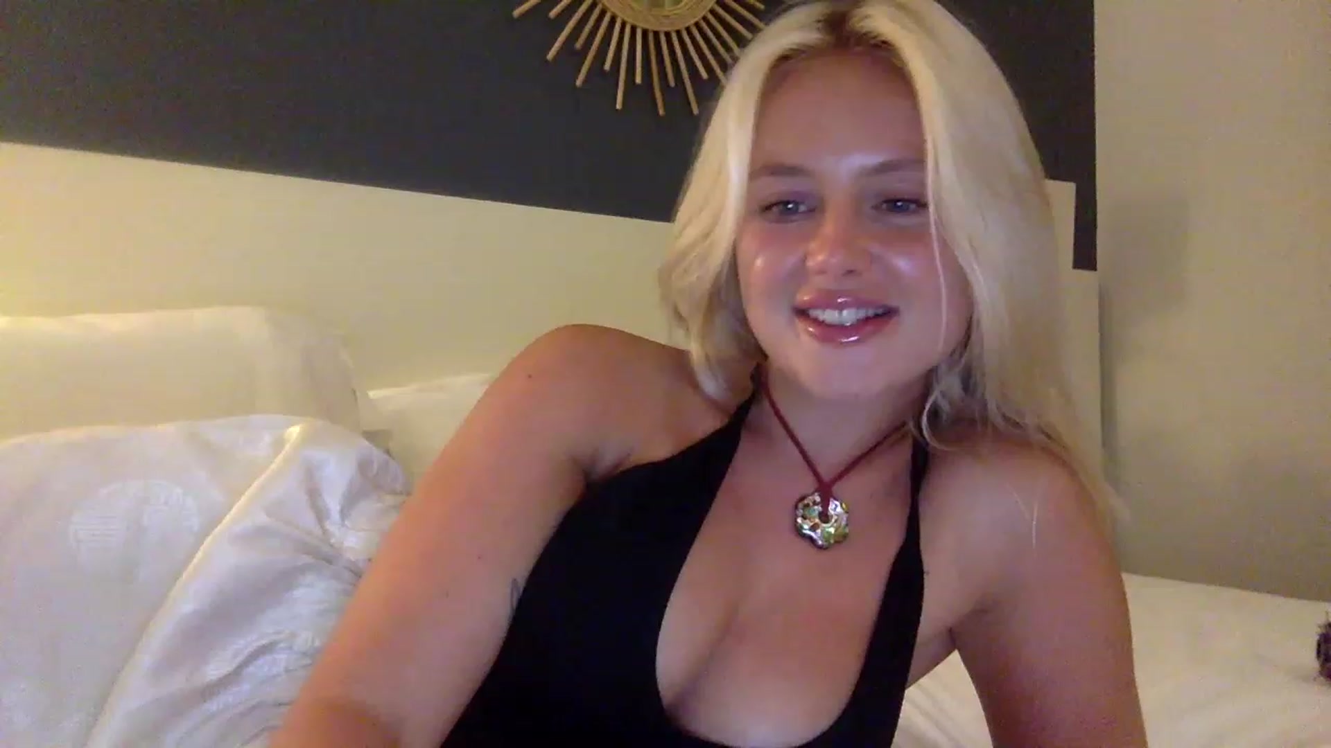 Gallery image thumbnail from BeaSaitou's myfreecams stream on, 03/01/2023, 23:37 image 5 of 20