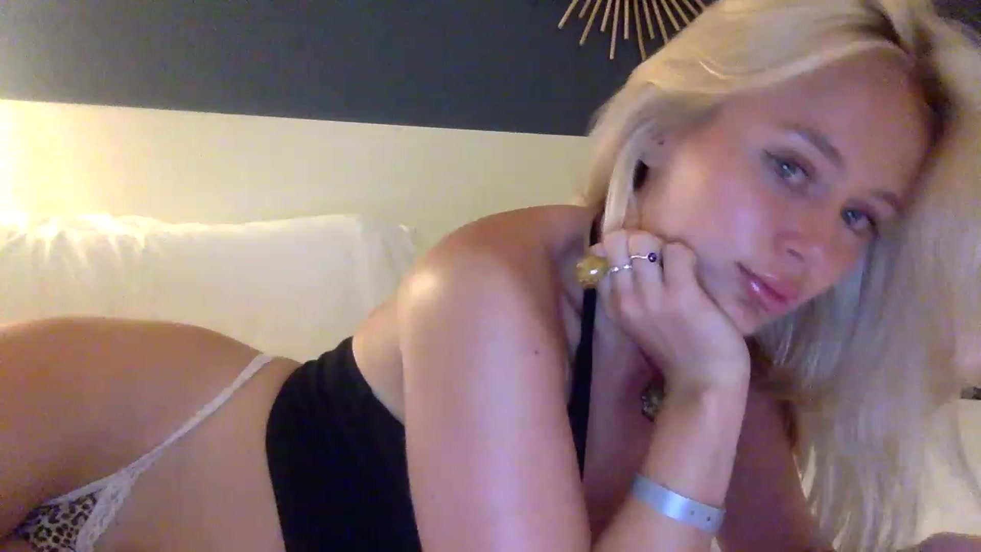 Gallery image thumbnail from BeaSaitou's myfreecams stream on, 03/01/2023, 23:37 image 16 of 20