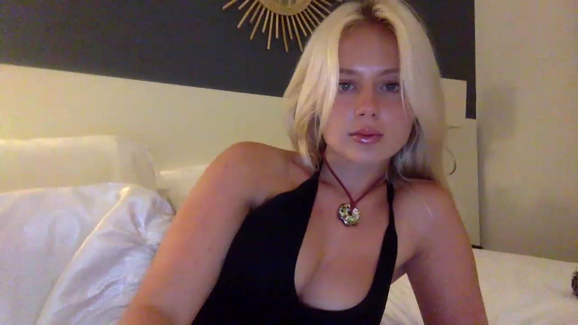 Gallery image thumbnail from BeaSaitou's myfreecams stream on, 03/01/2023, 23:37 image 4 of 20