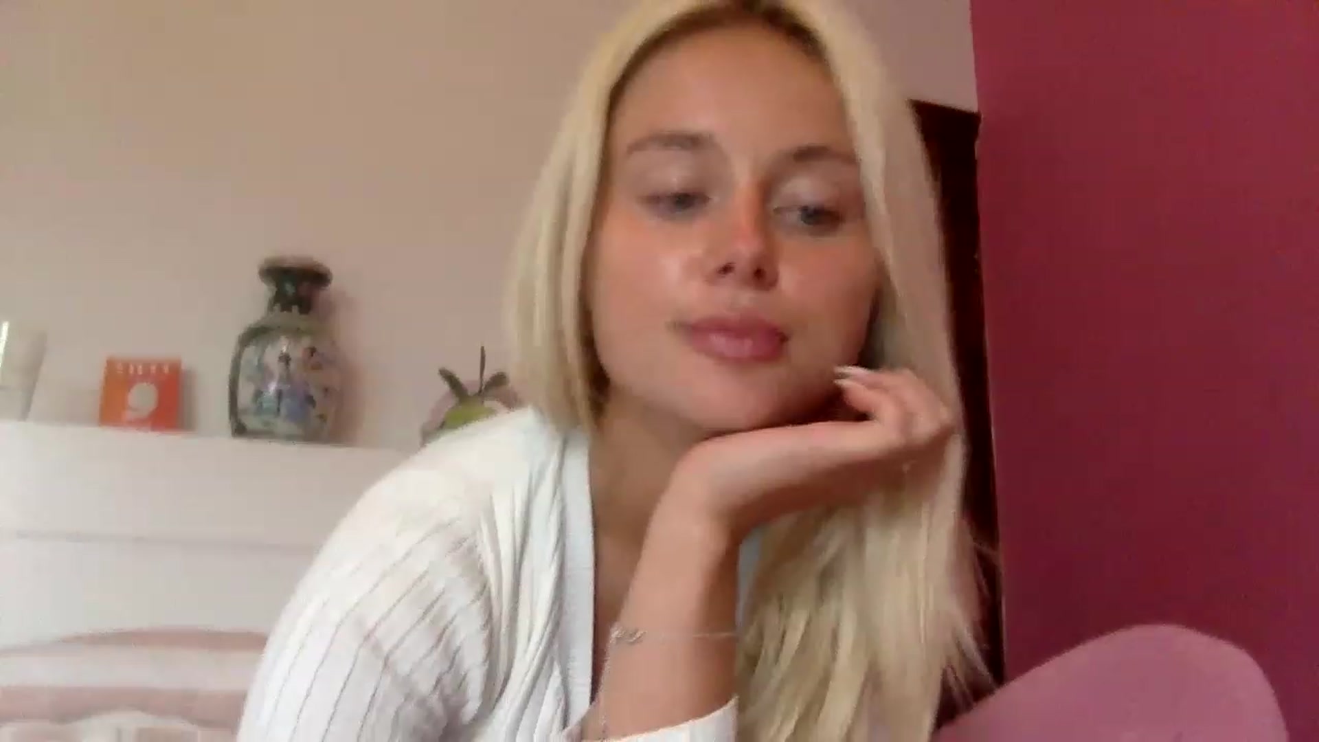 Gallery image thumbnail from BeaSaitou's myfreecams stream on, 03/06/2023, 15:01 image 13 of 20