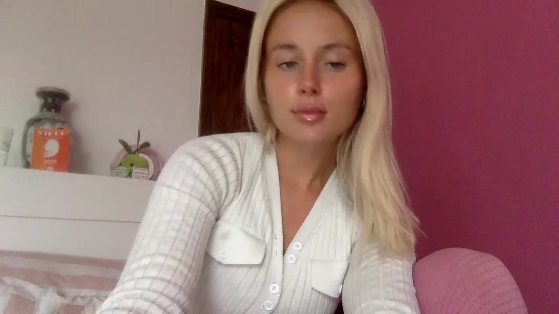 Gallery image thumbnail from BeaSaitou's myfreecams stream on, 03/06/2023, 15:01 image 7 of 20