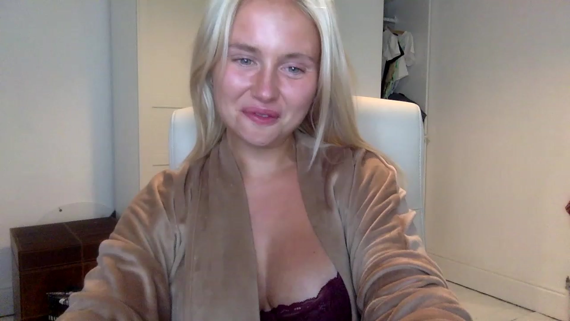 Gallery image thumbnail from BeaSaitou's myfreecams stream on, 03/06/2023, 21:47 image 9 of 20