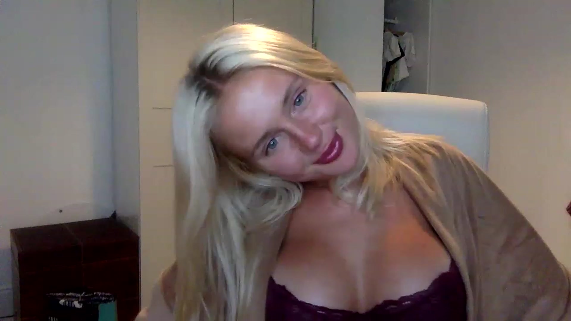 Gallery image thumbnail from BeaSaitou's myfreecams stream on, 03/06/2023, 21:47 image 6 of 20