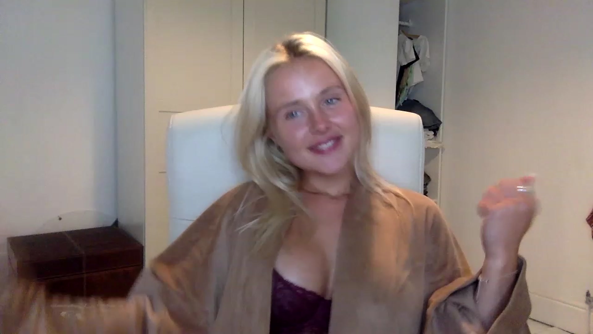 Gallery image thumbnail from BeaSaitou's myfreecams stream on, 03/06/2023, 21:47 image 2 of 20