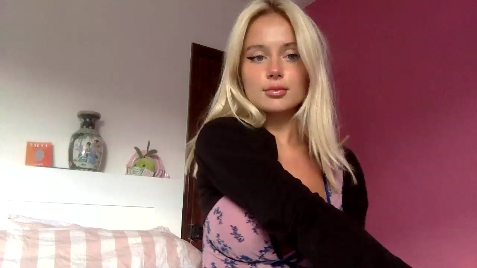 Gallery image thumbnail from BeaSaitou's myfreecams stream on, 03/07/2023, 13:54 image 6 of 20