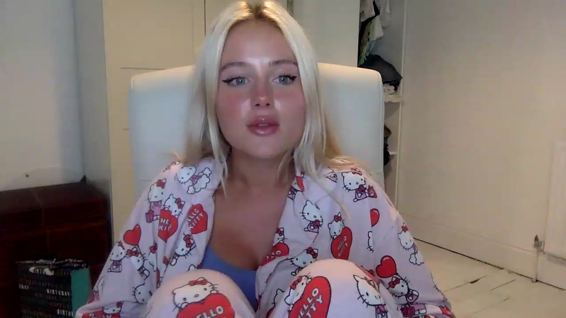 Gallery image thumbnail from BeaSaitou's myfreecams stream on, 03/07/2023, 20:53 image 18 of 20