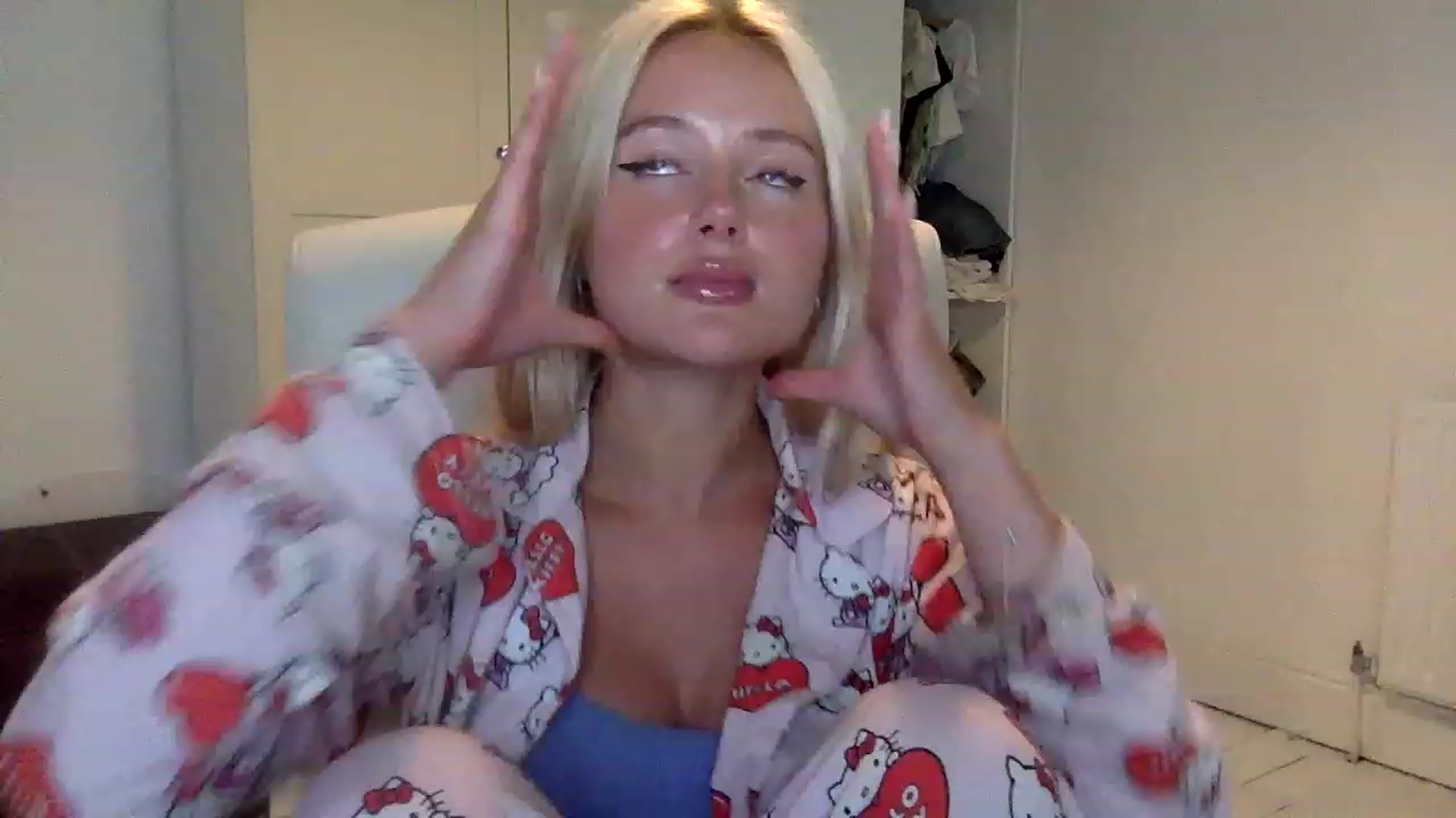 Gallery image thumbnail from BeaSaitou's myfreecams stream on, 03/07/2023, 20:53 image 8 of 20