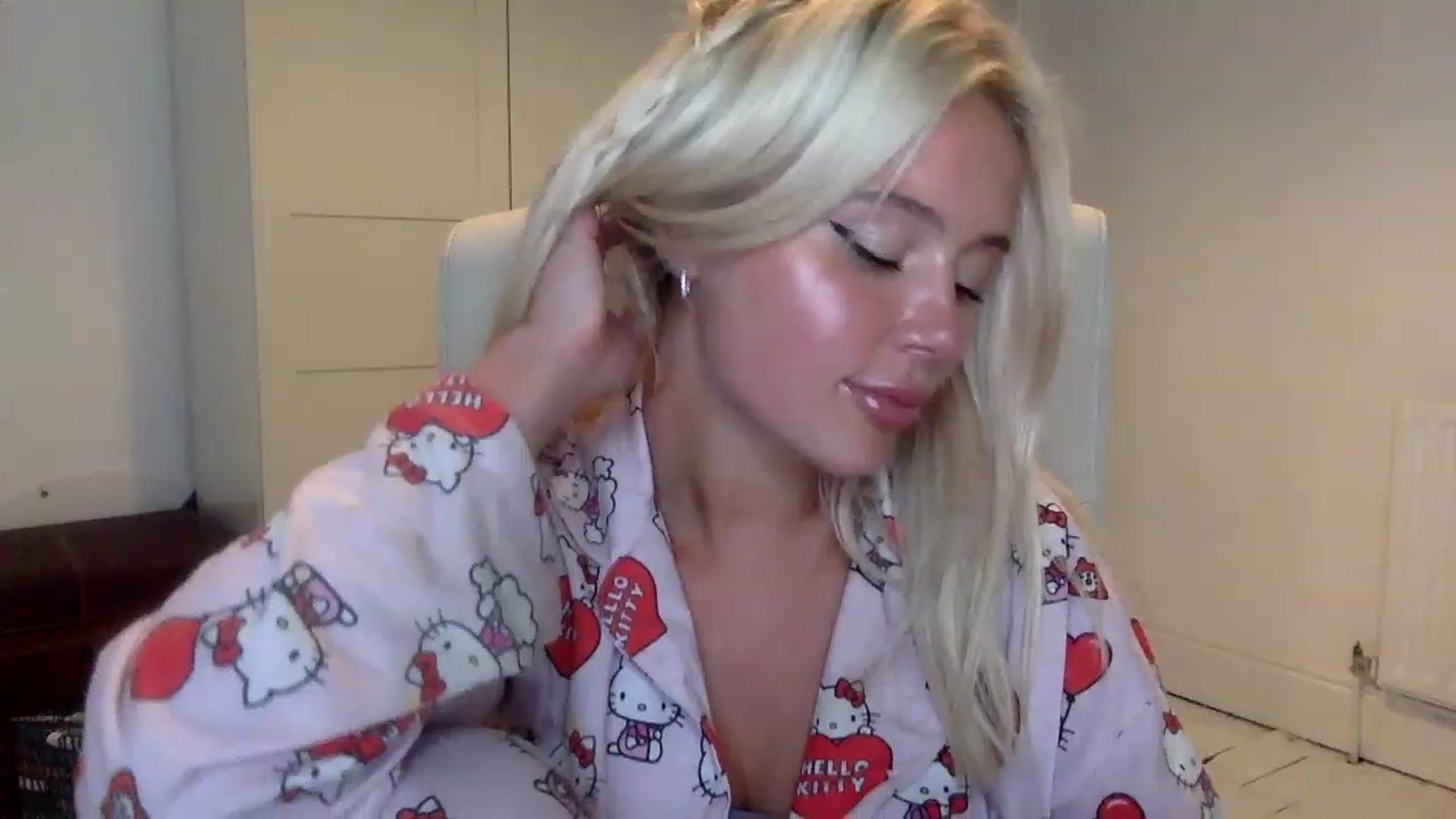 Gallery image thumbnail from BeaSaitou's myfreecams stream on, 03/07/2023, 20:53 image 5 of 20