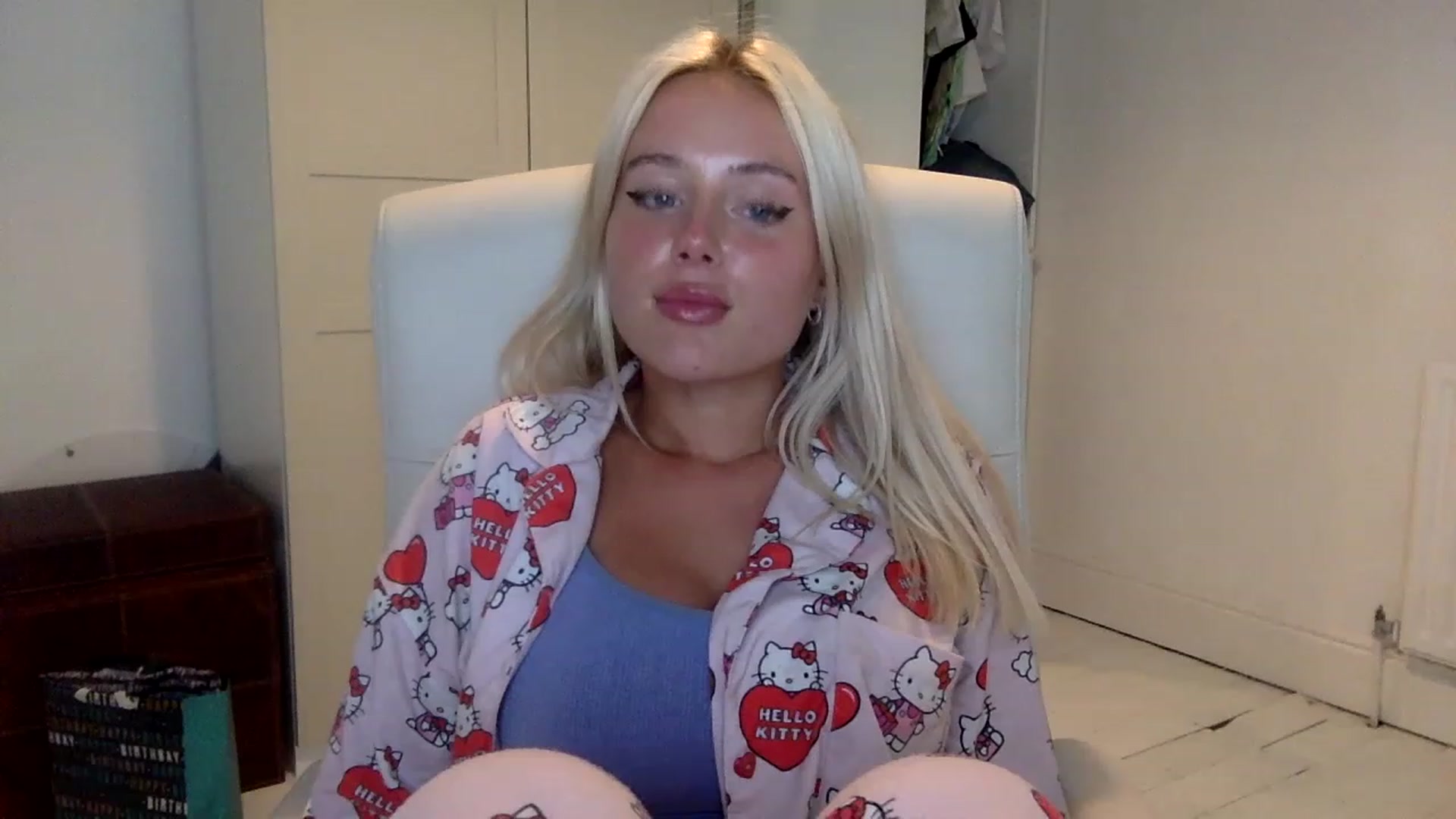 Gallery image thumbnail from BeaSaitou's myfreecams stream on, 03/07/2023, 20:53 image 16 of 20