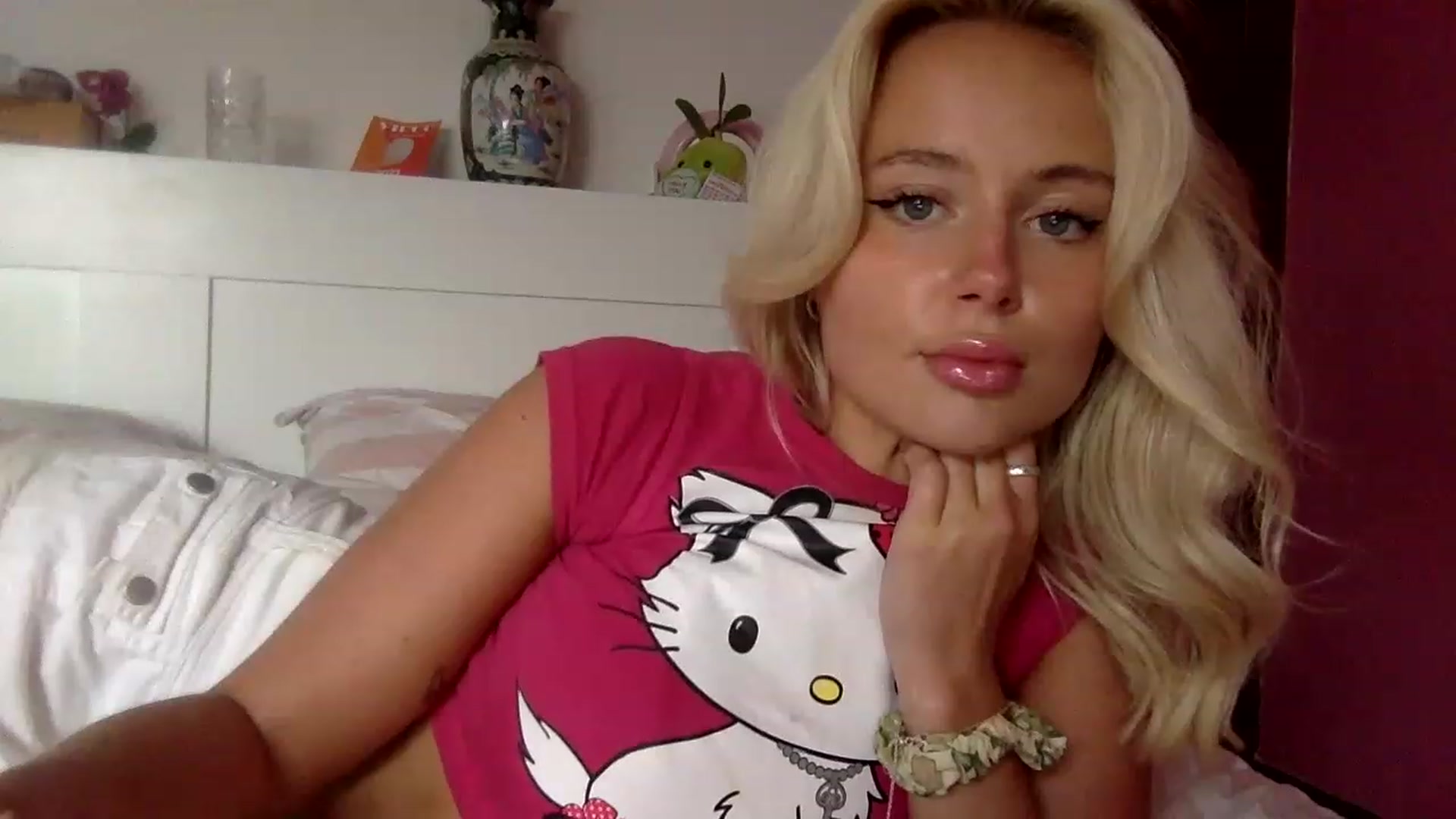 Gallery image thumbnail from BeaSaitou's myfreecams stream on, 05/29/2023, 06:52 image 12 of 20