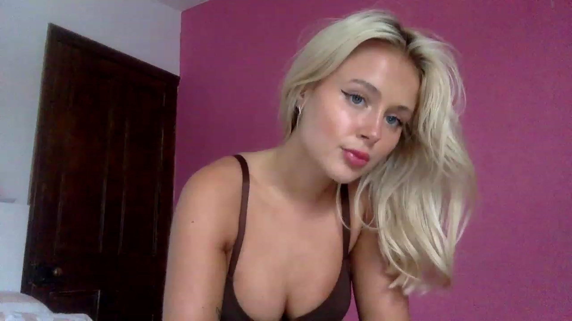 Gallery image thumbnail from BeaSaitou's myfreecams stream on, 03/09/2023, 13:45 image 7 of 20