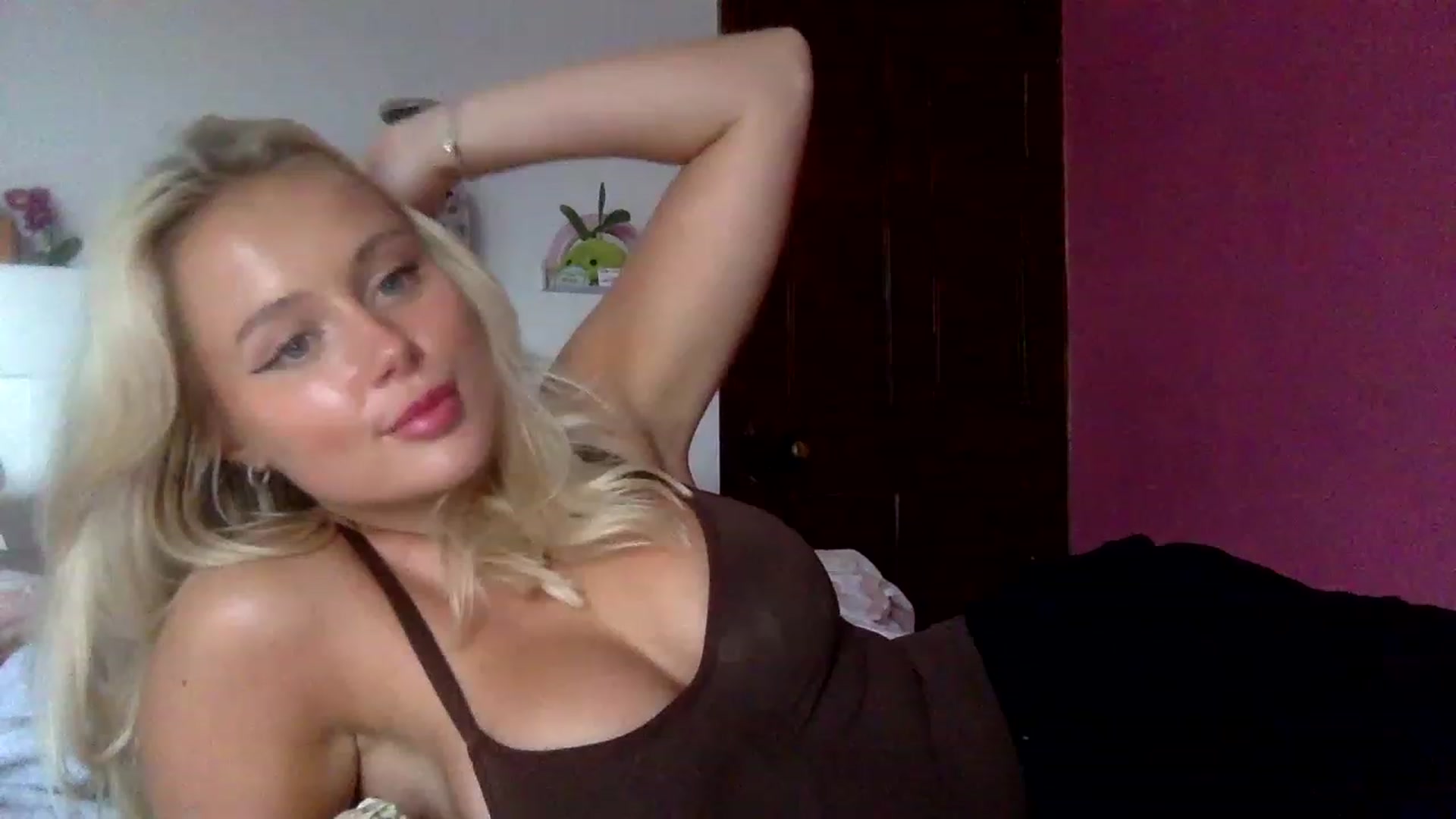 Gallery image thumbnail from BeaSaitou's myfreecams stream on, 03/09/2023, 14:45 image 6 of 20