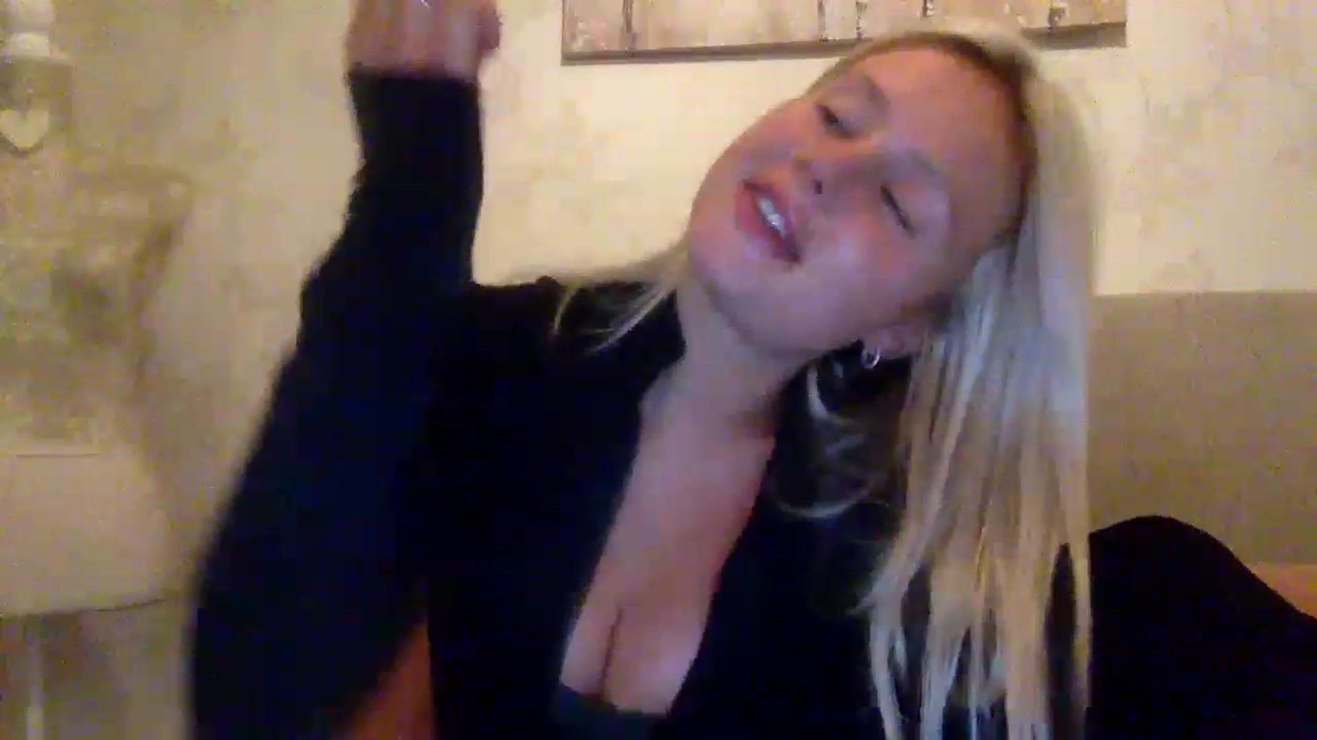 Gallery image thumbnail from BeaSaitou's myfreecams stream on, 03/10/2023, 20:33 image 3 of 20