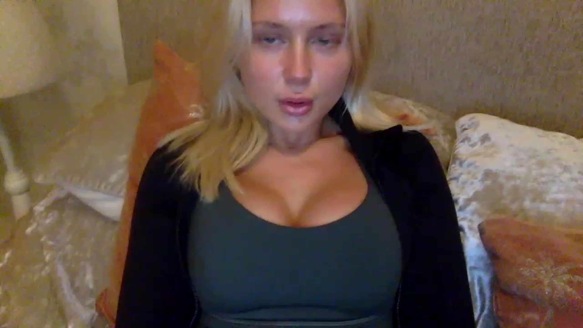 Gallery image thumbnail from BeaSaitou's myfreecams stream on, 03/10/2023, 20:33 image 17 of 20