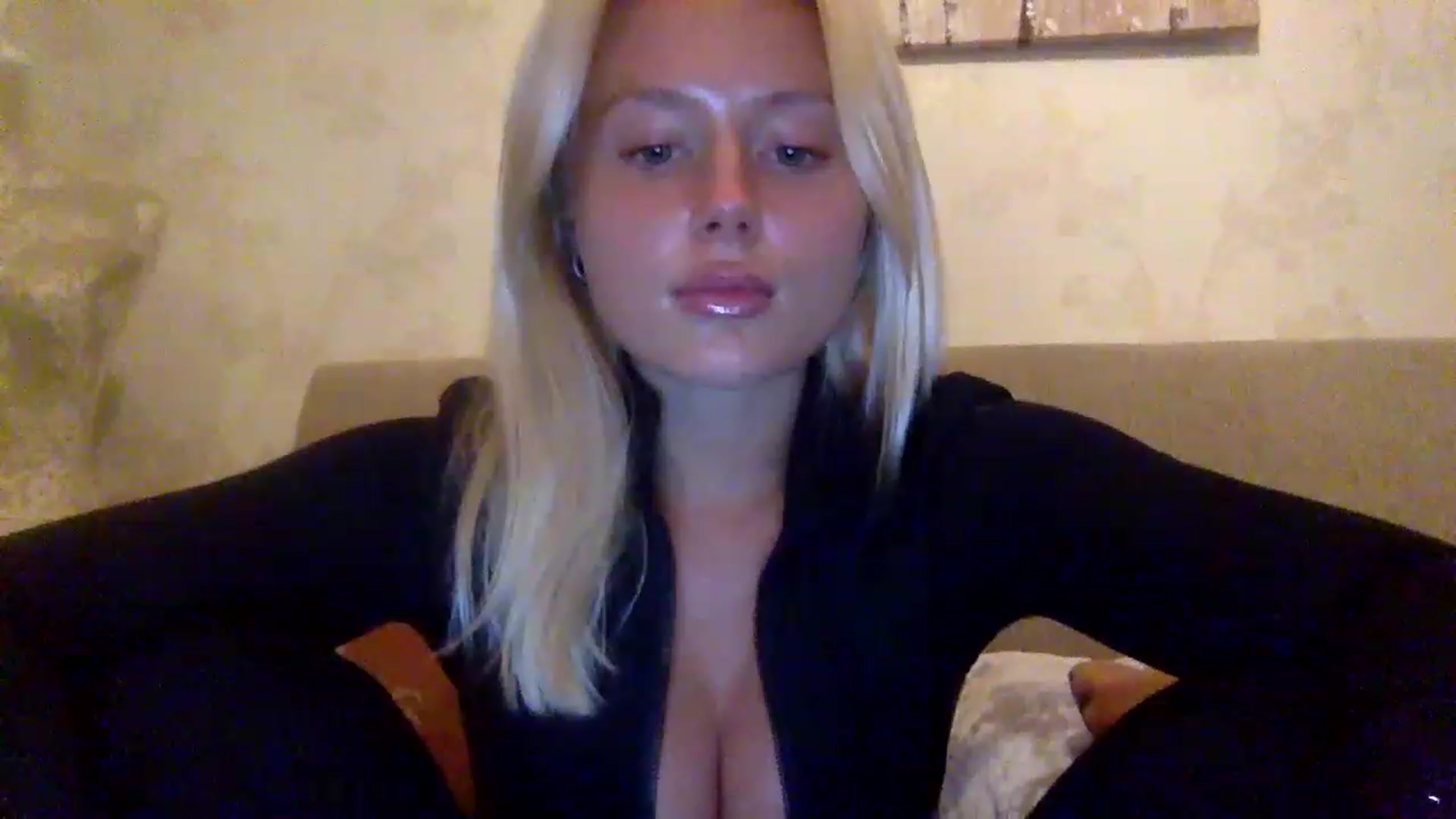 Gallery image thumbnail from BeaSaitou's myfreecams stream on, 03/10/2023, 20:33 image 6 of 20